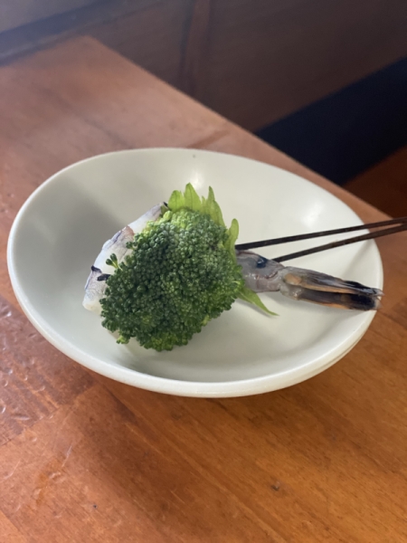 ブロッコリーの海老包み揚げ