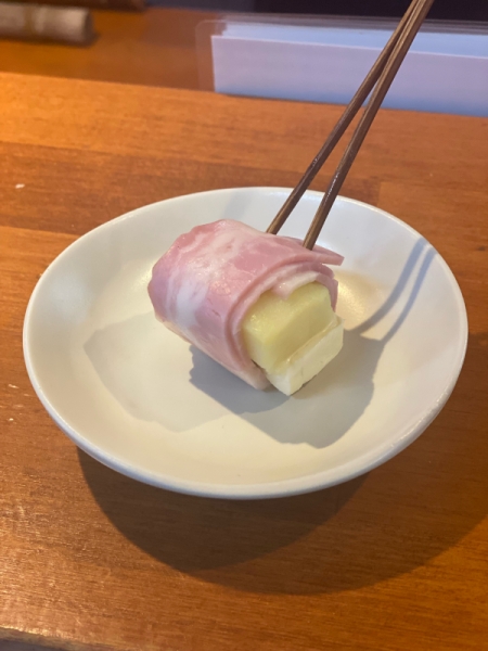 新じゃがとクリームチーズのベーコン巻き