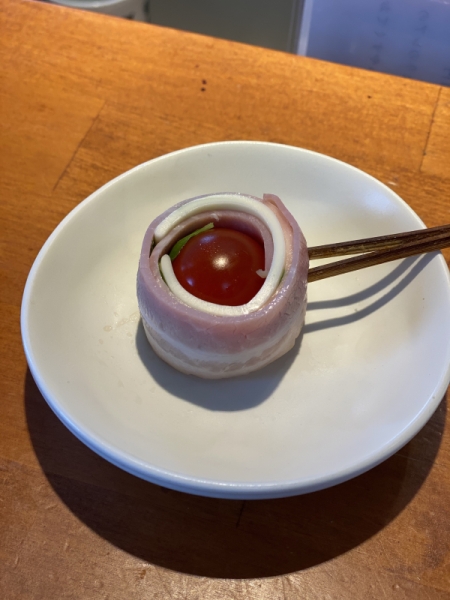トマトとチーズのベーコン巻き